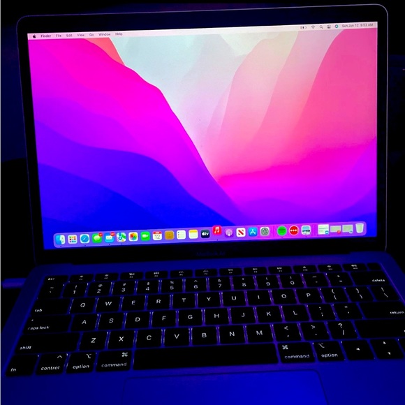 MacBook Air silver 13” display